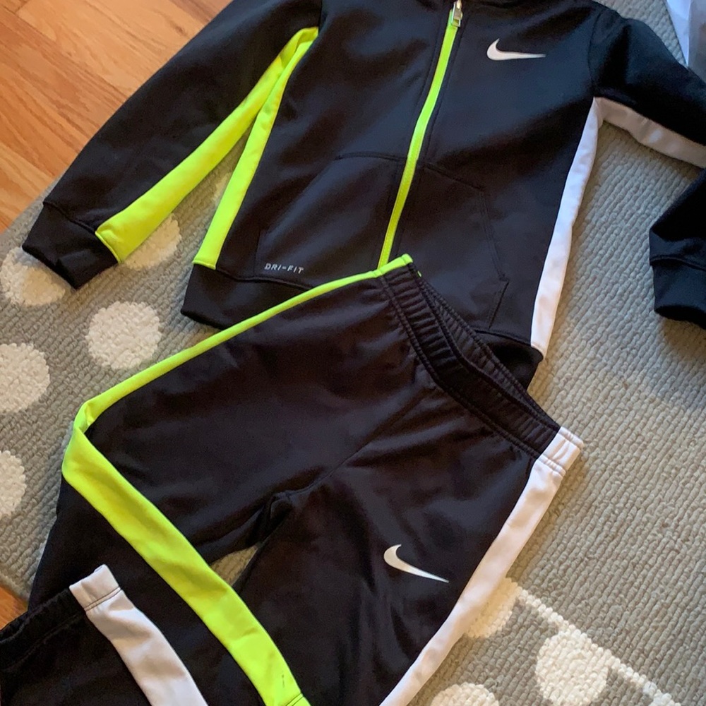 Nike dri fit set